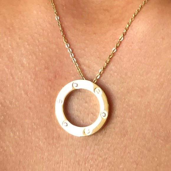Screw Zirconia Gold Circle Necklace - Picture 6 of 15